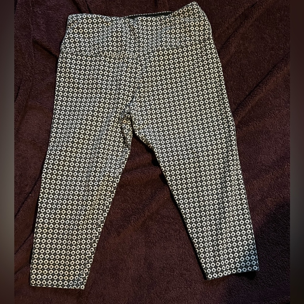 Black and white capris. Size extra large